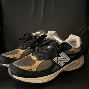 New Balance Black and Brown Athletic Shoes